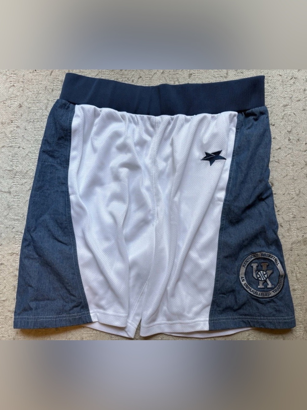 CONVERSE UNIVERSITY OF KENTUCKY BASKETBALL DENIM SHORTS WHITE Men’s Medium NWOT
